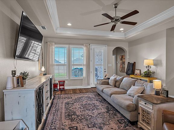 5th image of 6102 Valley View St