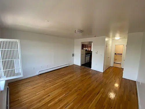 1018 Hoe Ave Photo 1