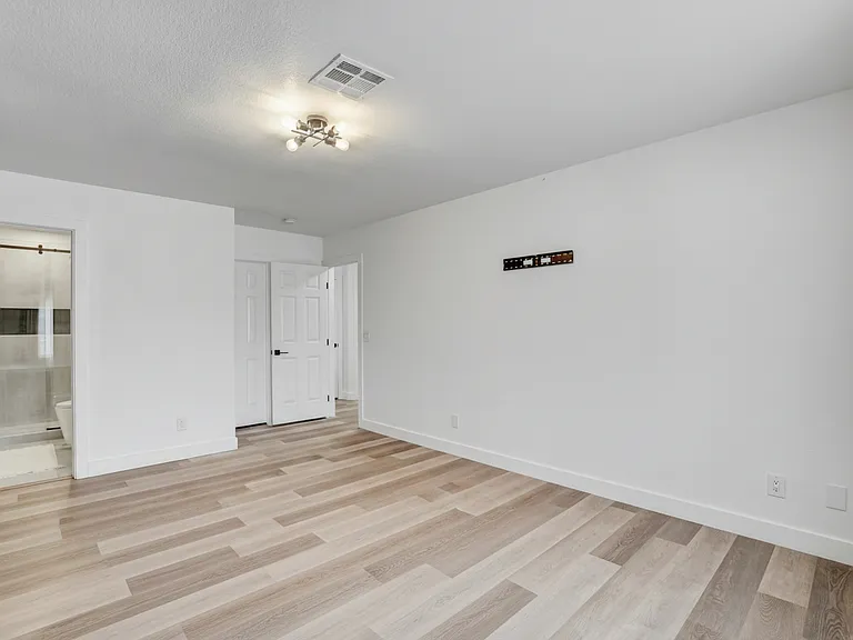 7987 Dorinda Ave — Photo 32