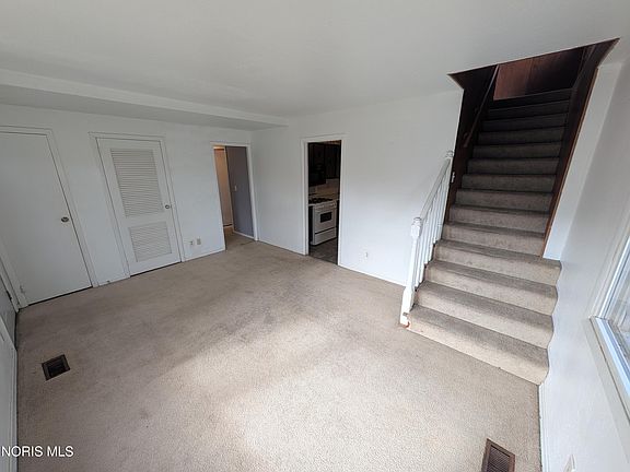 3rd image of 5563 302nd St