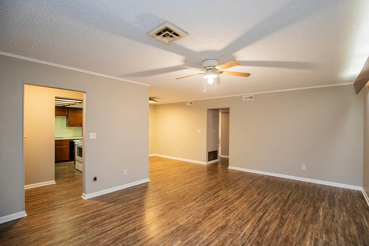 Building Photo - 423 S 7th St #423