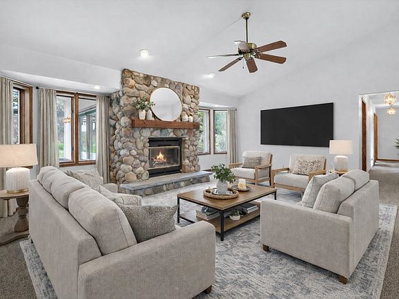 2nd image of 224 Deer Ridge Dr