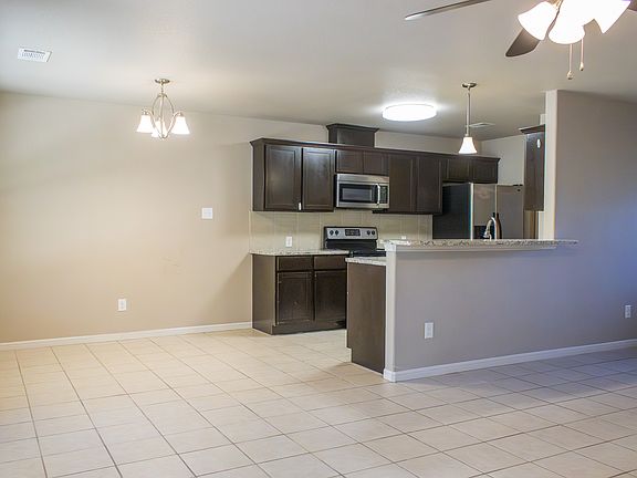 4th image of 1614 Shady Ln