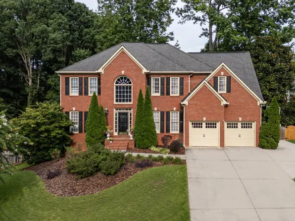 202 Brook Ln, Roswell, GA 30075