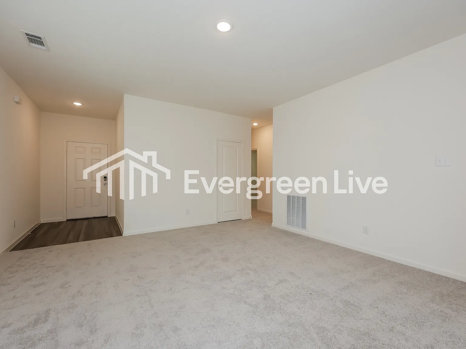 3 bed, 2.0 bath, 1200 sqft, $1,605 — Photo 2