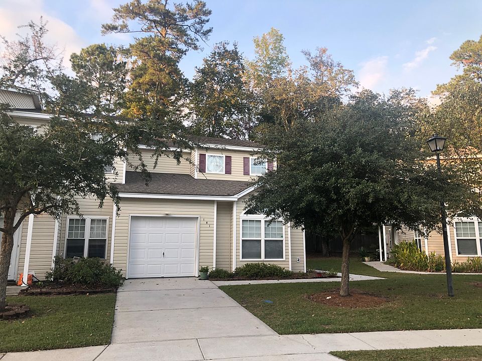 1st image of 141 Grand Oaks Dr
