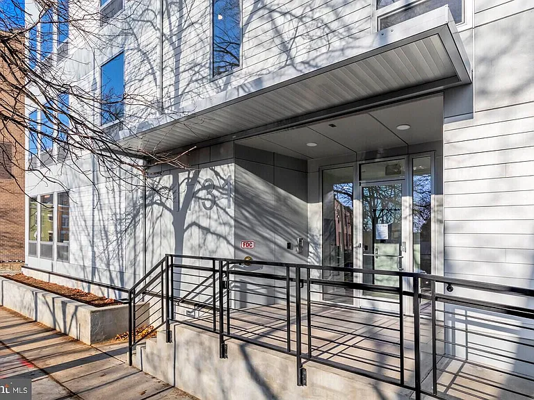 1731 Kalorama Rd NW #203 — Photo 5
