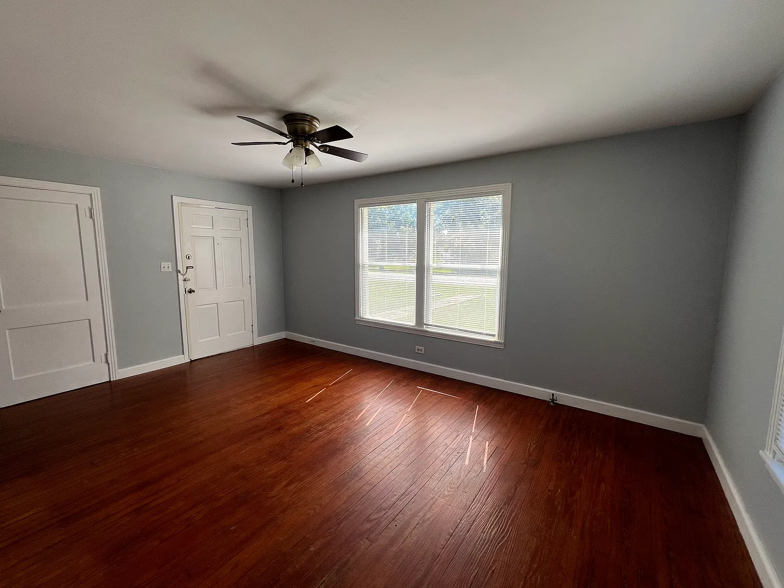 1 bed, 915 sqft, $950 — Photo 2