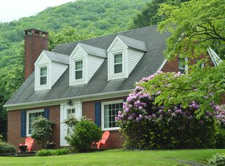 1000 Greenbrier Dr, Hinton, WV 25951