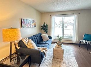 315 N Southampton Dr SW #5107, Calgary, AB T2W 2T6