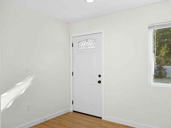3rd image of 7649 Thousand Oaks Dr #1/2