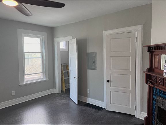 2nd image of 206 Lexington Ave APT 3