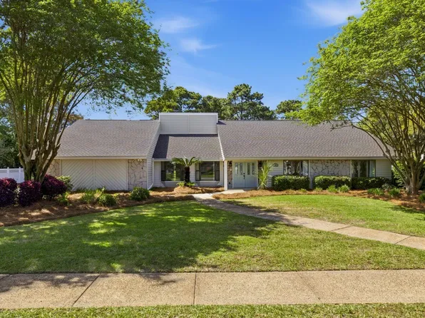 47 Country Club Dr E, Destin, FL 32541