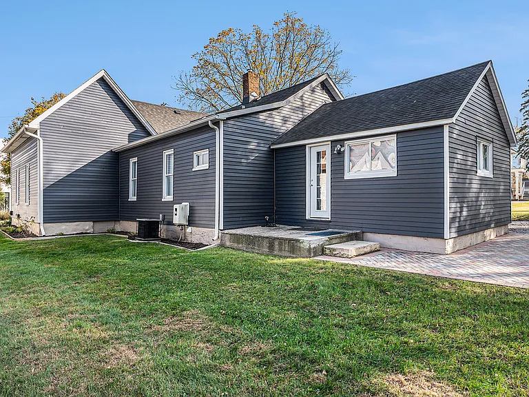 308 S Adelaide St — Photo 11