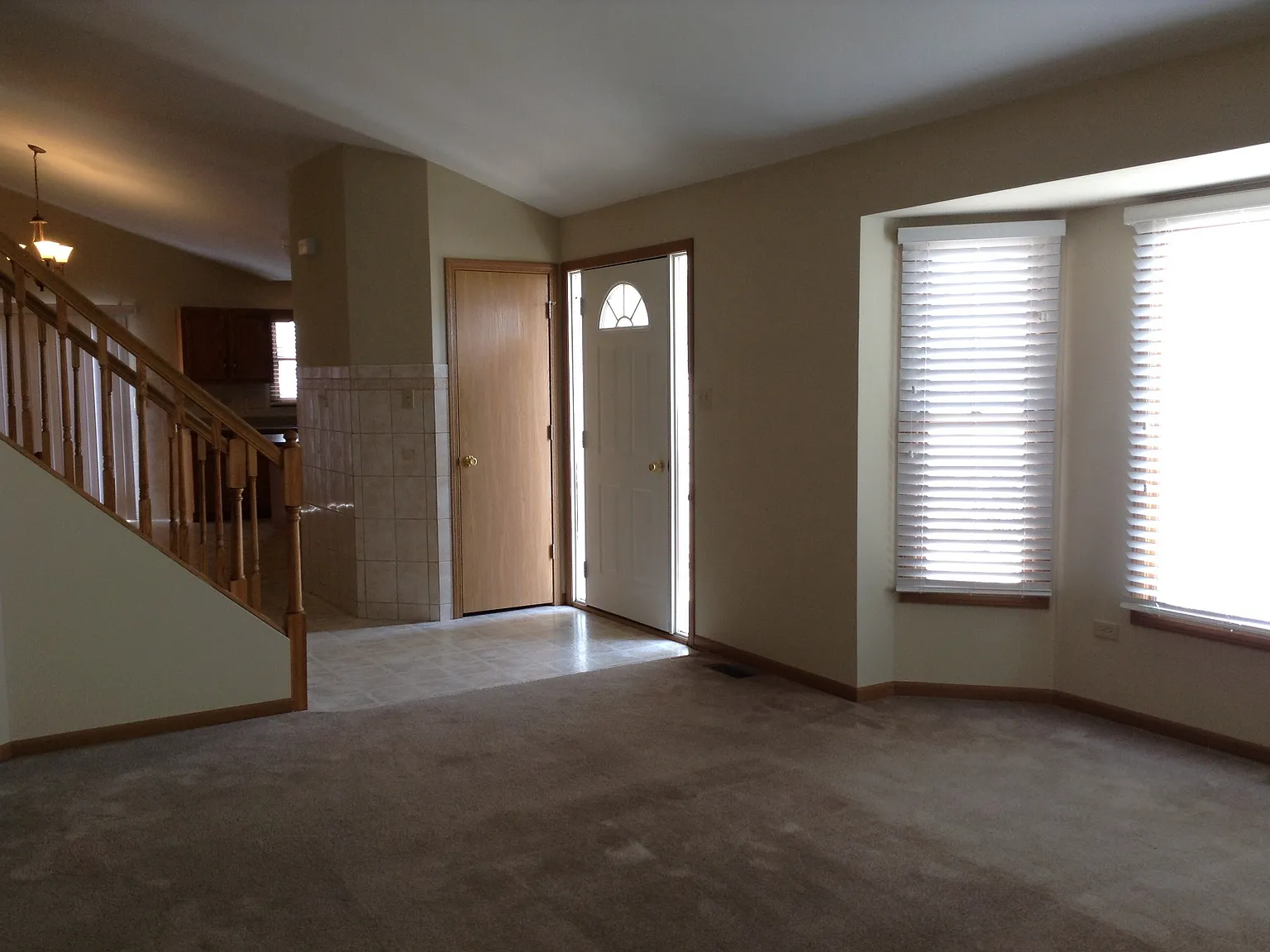 4 bed, 2.0 bath, 2070 sqft, $3,350 — Photo 2