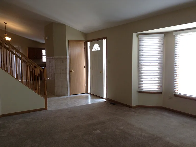 1805 Cumberland Dr — Photo 2