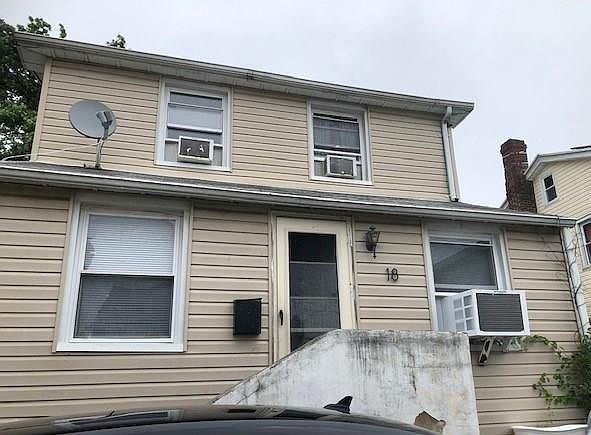 2nd image of 18 Eaton Ct