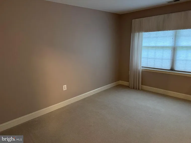 615 Strandhill Ct — Photo 17