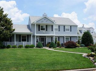112 Country Club Dr, Linwood, NJ