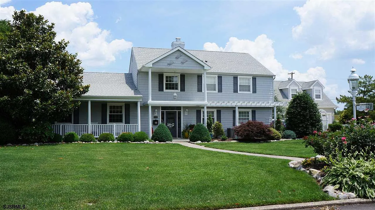 112 Country Club Dr photo 1