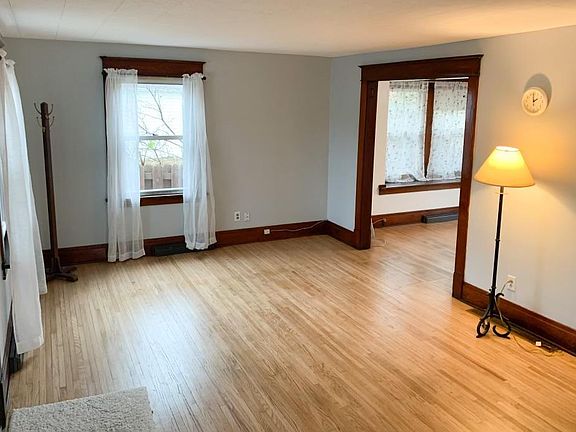 Living room/dining room