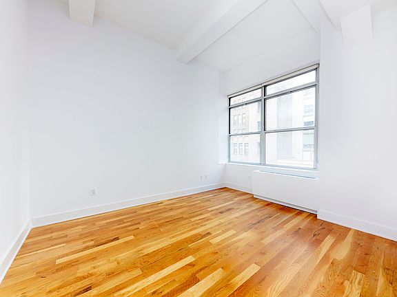 4th image of 321 W 37th St #8HH