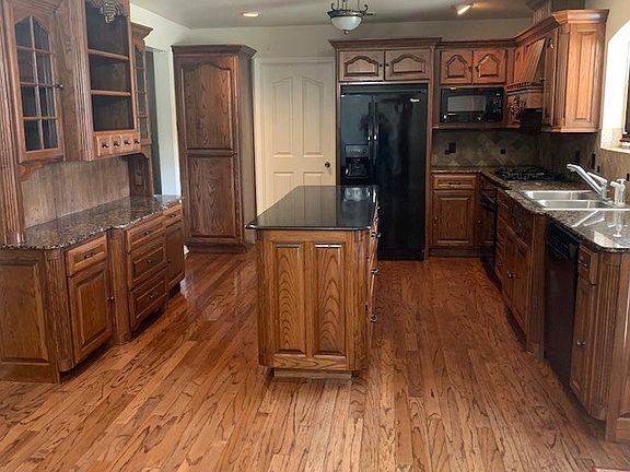 2nd image of 8395 Edgar Dr