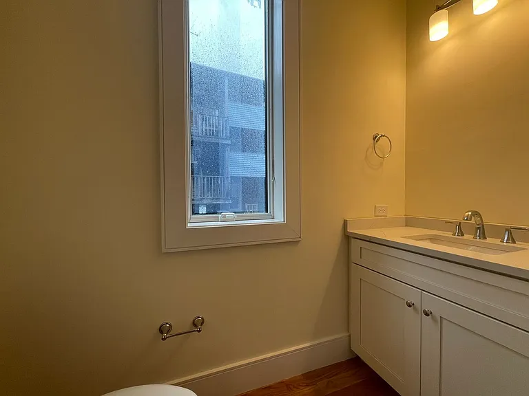 65 Cameron St #13 — Photo 3