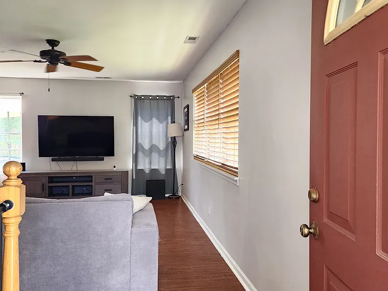 301 Wedgewood Cir #301 — Photo 4
