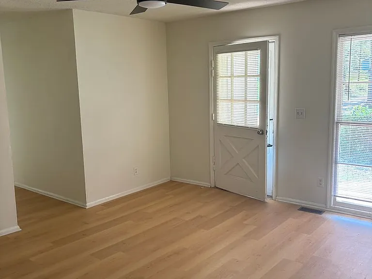 217 Herbert St — Photo 2