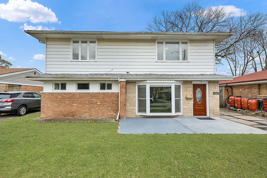 1363 Gordon Ave photo 1