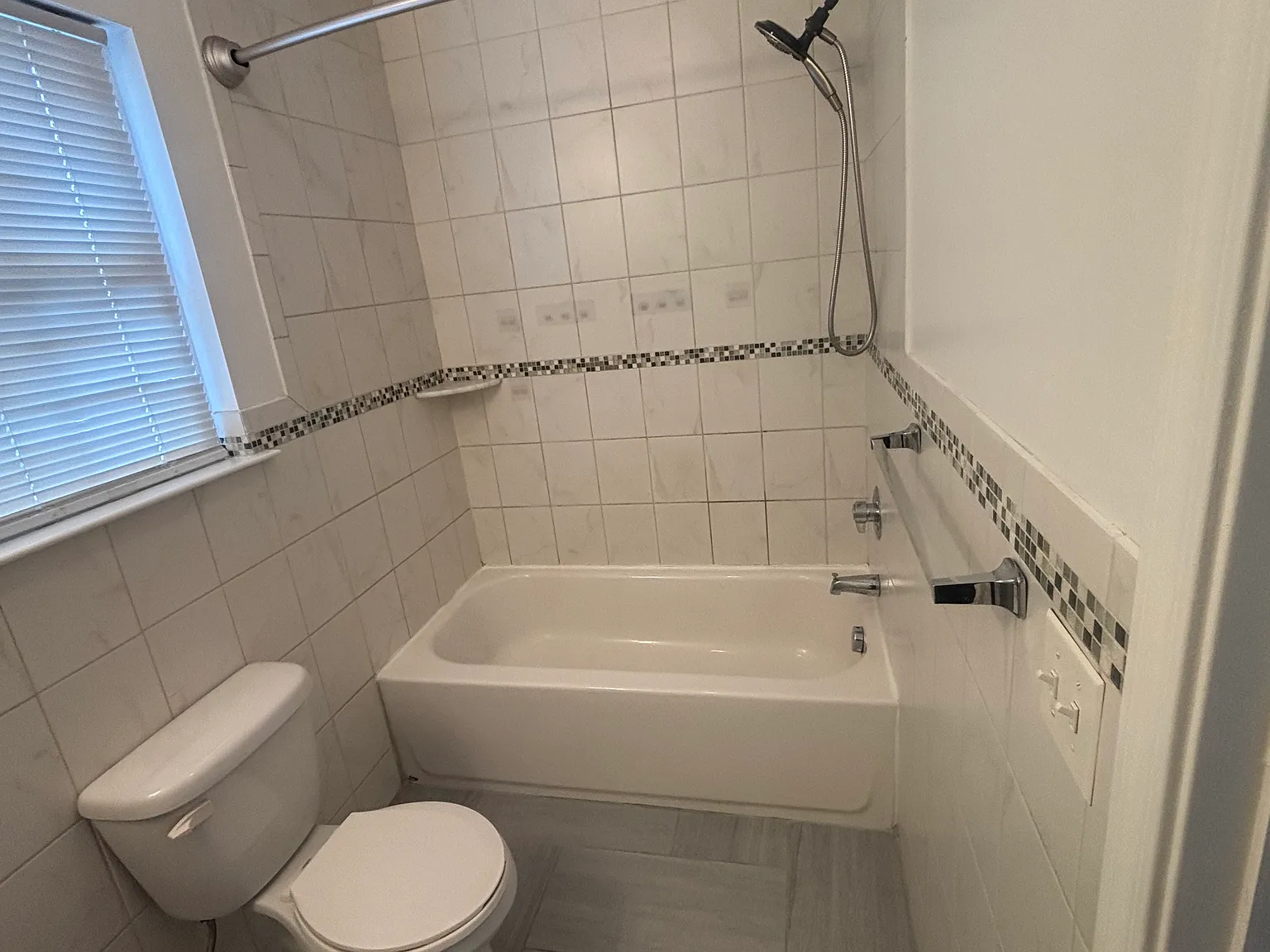 3 bed, 1278 sqft, $2,850 — Photo 2