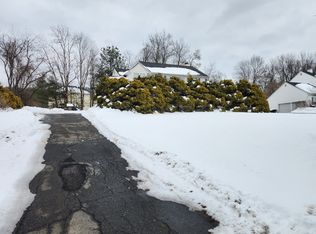 14 Autumn Dr, Mine Hill, NJ 07803