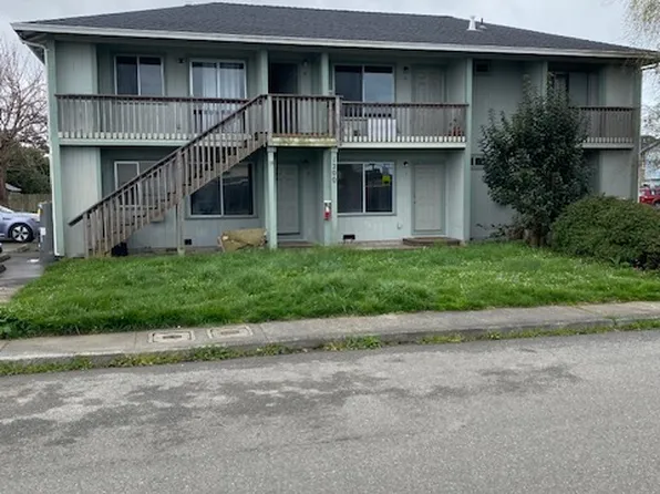 1200 Haven Ln #2, McKinleyville, CA 95519