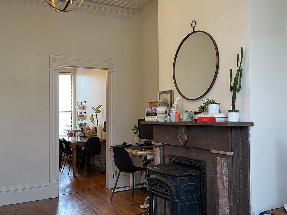 View towards kitchen