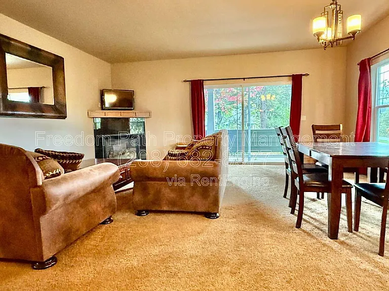 406 Lundblad Pl — Photo 3