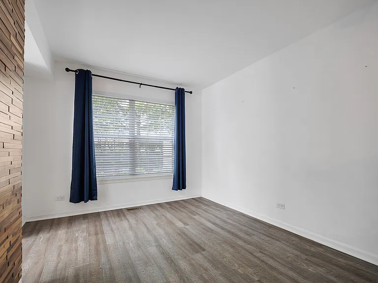 54 Egg Harbour Ct — Photo 10