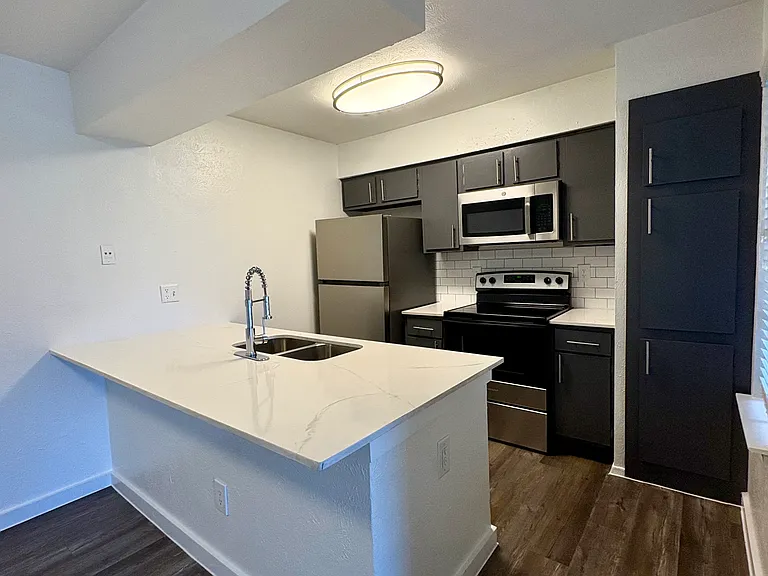 Pleasant Creek Apartments — Photo 20