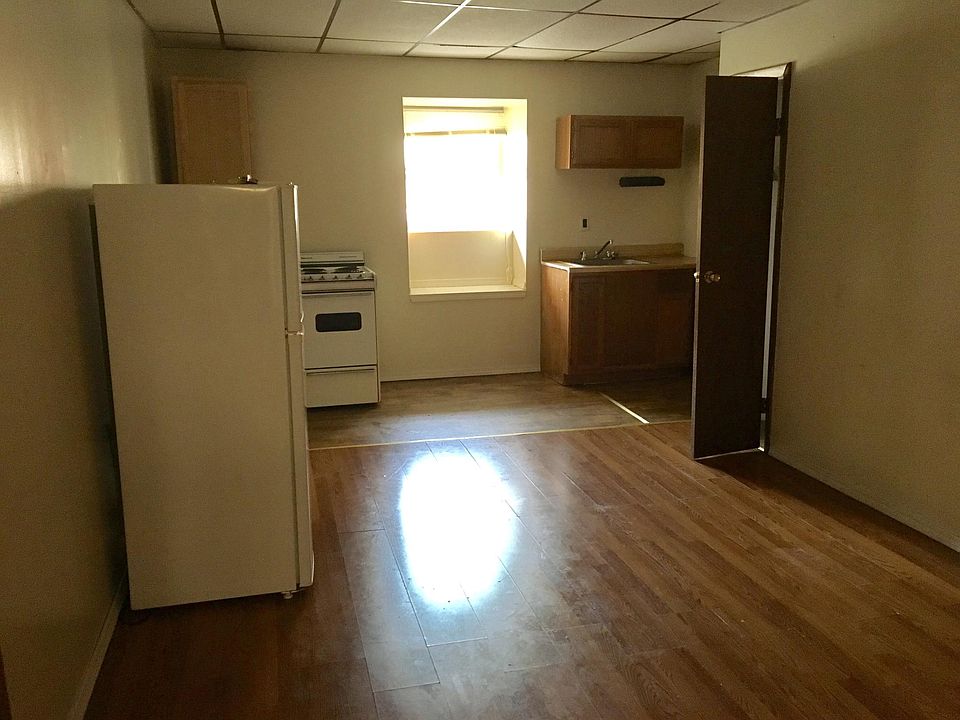 2nd image of 131 Wood St APT 106