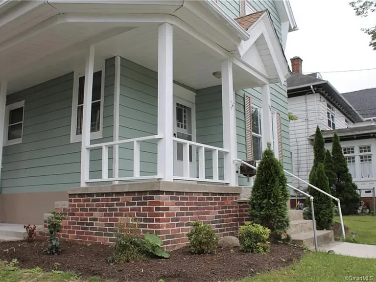 136 S Whittlesey Ave #1 — Photo 1