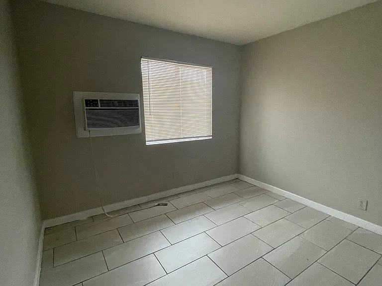 2208 Sunrise Ave #3 — Photo 5