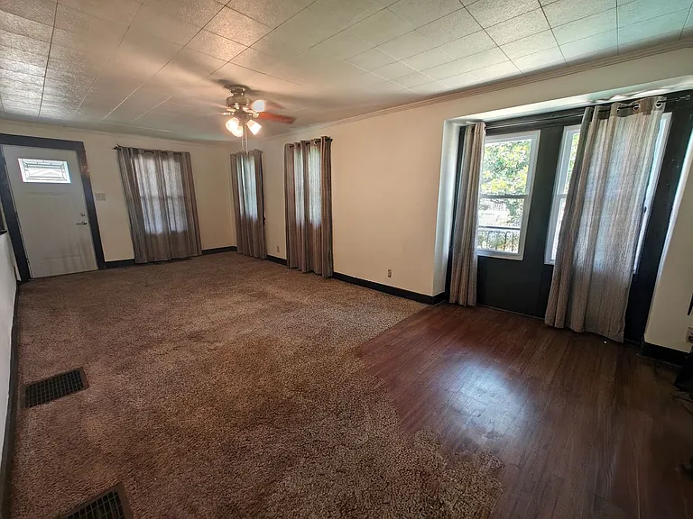 1110 S Meridian St — Photo 11