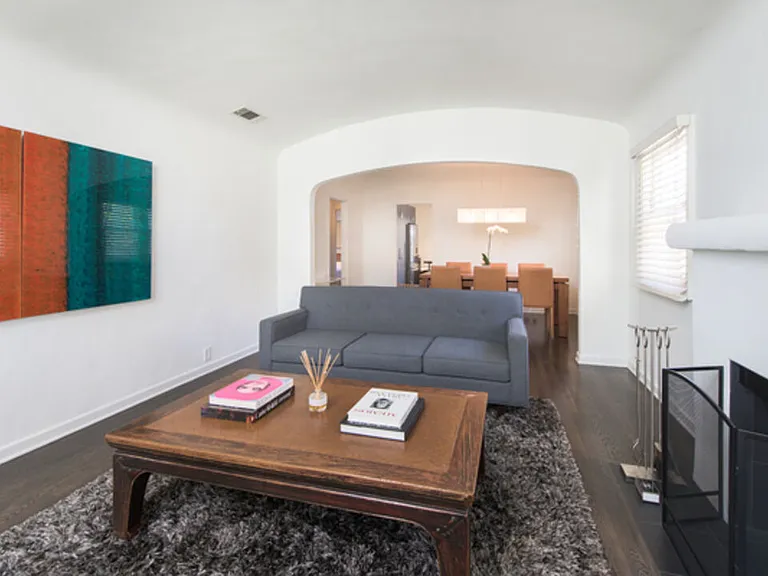 8842 Dorrington Ave — Photo 4