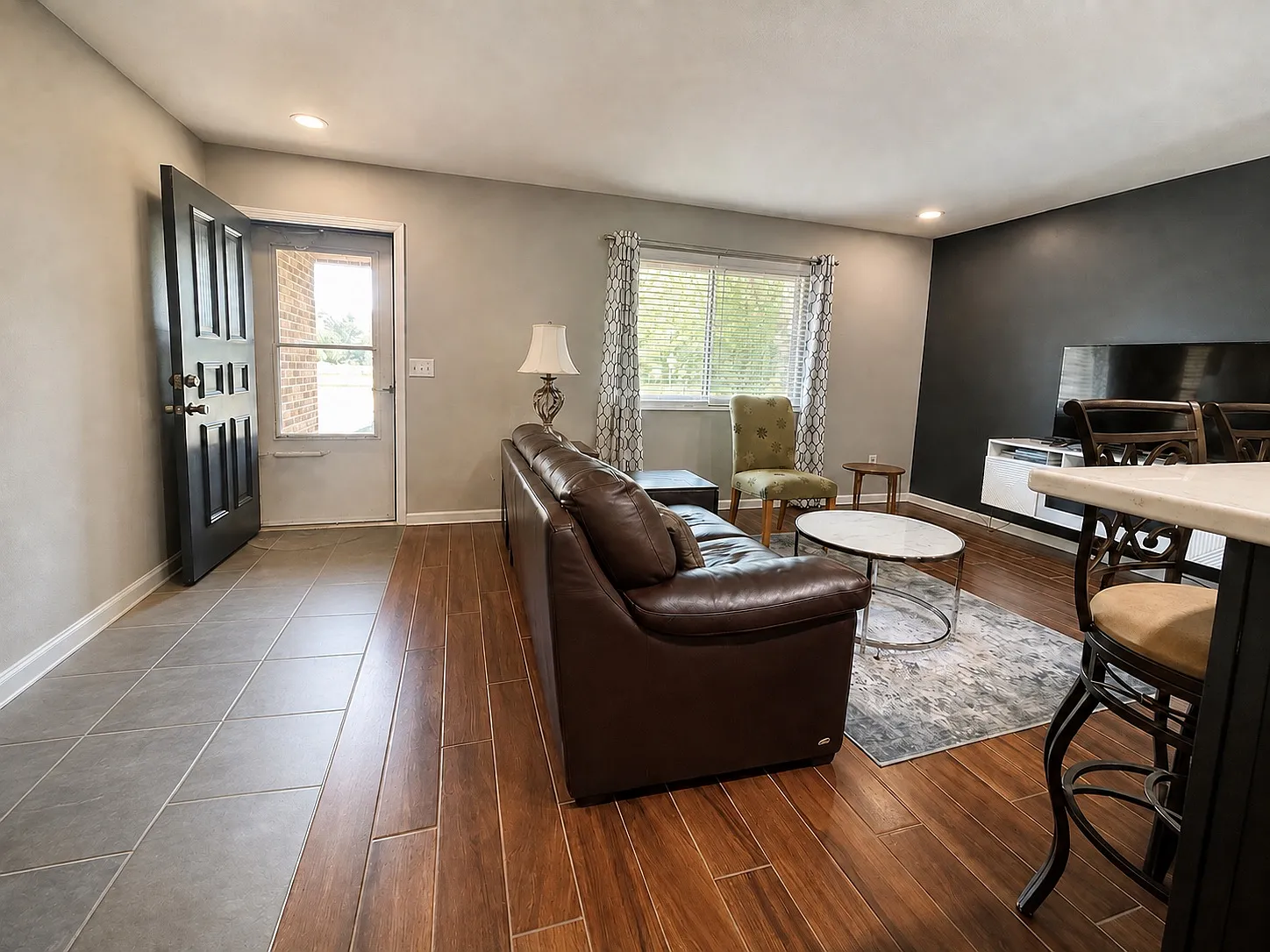 3 bed, 1200 sqft, $1,750 — Photo 3