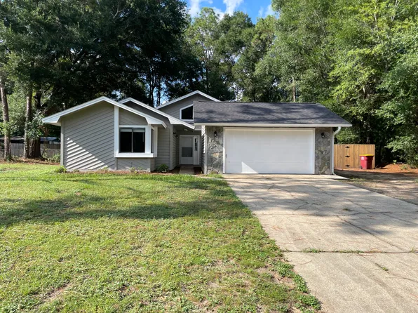 102 Springwood Cir, Crestview, FL 32536