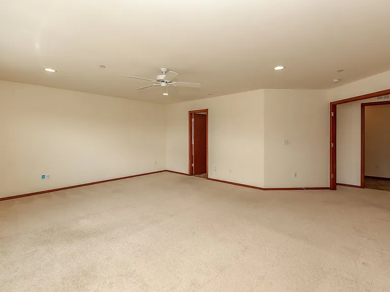 1187 Swan Loop — Photo 27