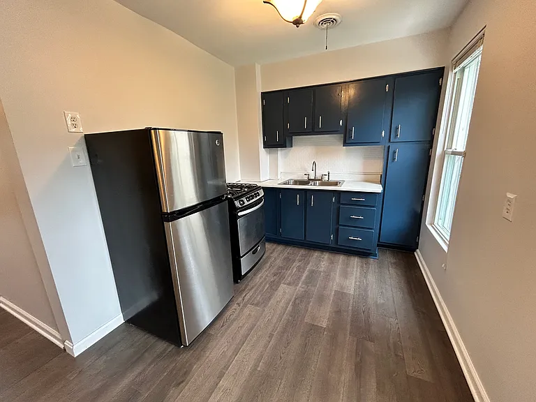 104 7th Ave #2 — Photo 1