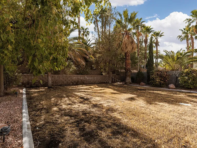 2165 Crestline Falls Pl — Photo 32