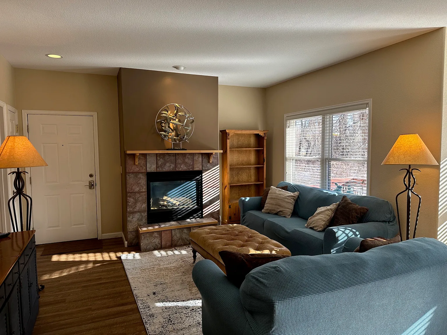 2 bed, 939 sqft, $4,500 — Photo 3