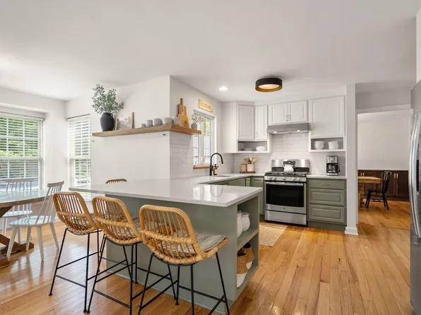 17276 Magic Mountain Dr, Round Hill, VA 20141